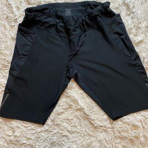 Lucy•biker shorts.